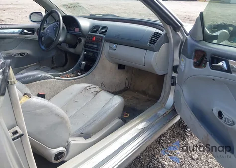 2001 Mercedes-Benz Clk 320 z USA, uszkodzony, nr VIN WDBLK65G31T061647